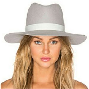 Janessa Leone Henningsen